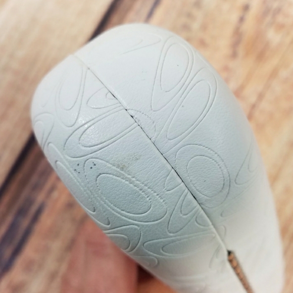 Oakley Classic White Signature "O" Logo Hard Clamshell Glasses Sunglasses Case - Picture 8 of 8